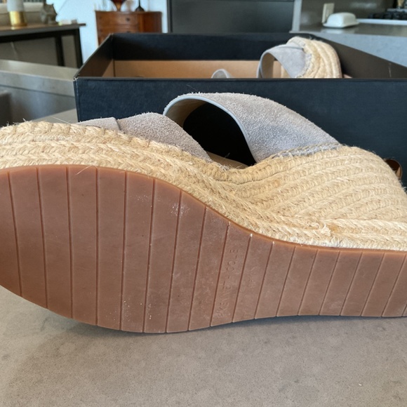Kenneth Cole Espadrille Sandal - Picture 7 of 7
